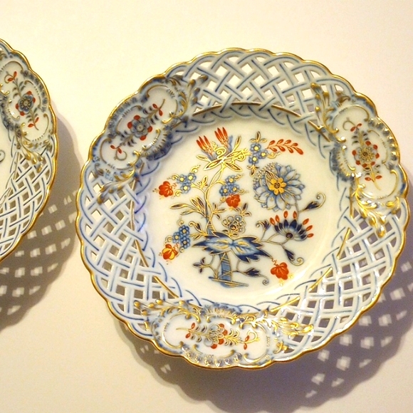 RARE 2 Meissen Antique - Plates Blue Onion "Buntes Zwiebelmuster " Porcelain - Picture 4 of 13